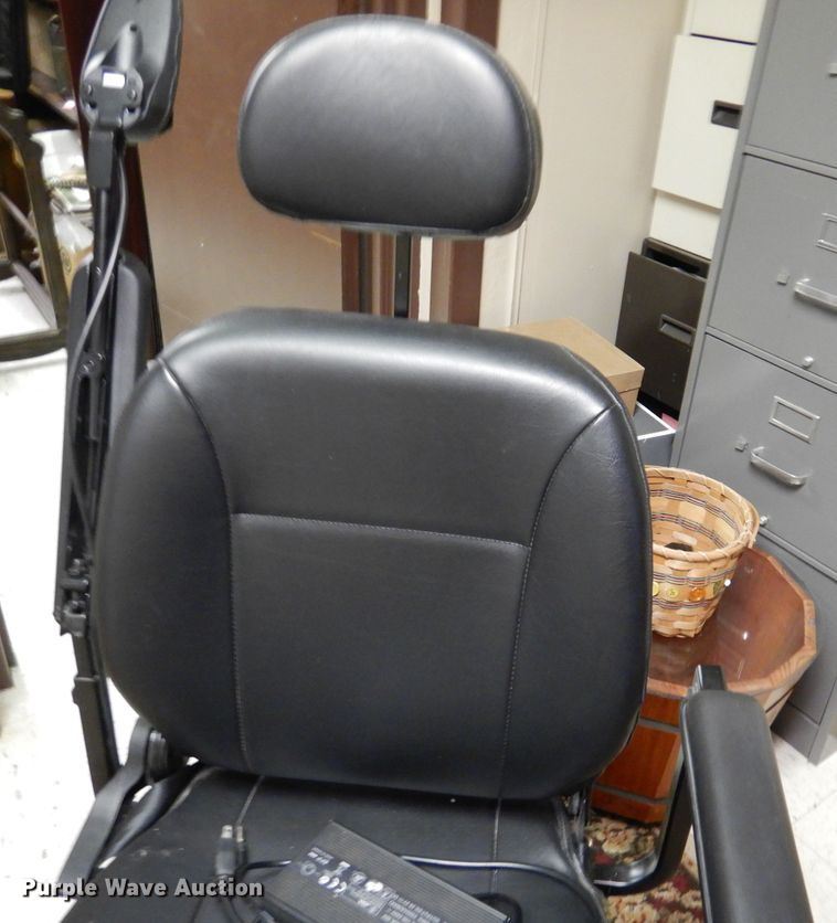 image for item GH9164 (2) powered wheelchairs