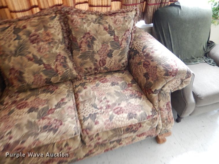 image for item GH9166 Furniture