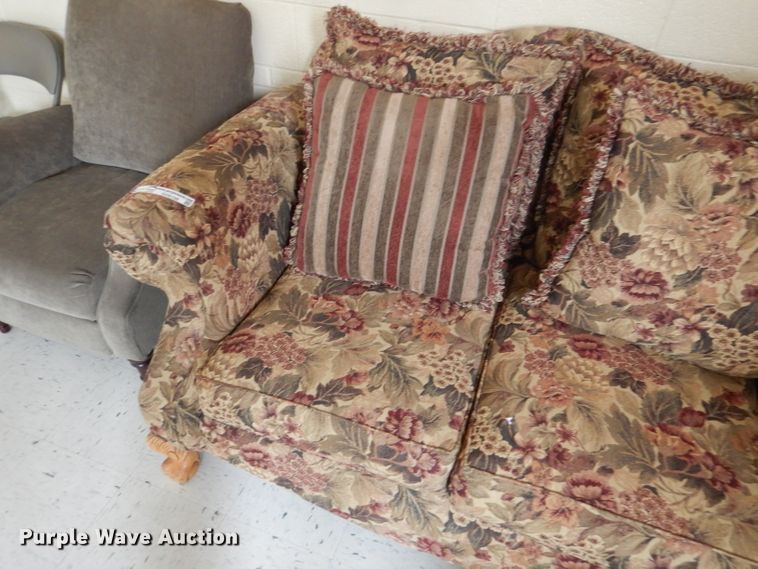 image for item GH9166 Furniture