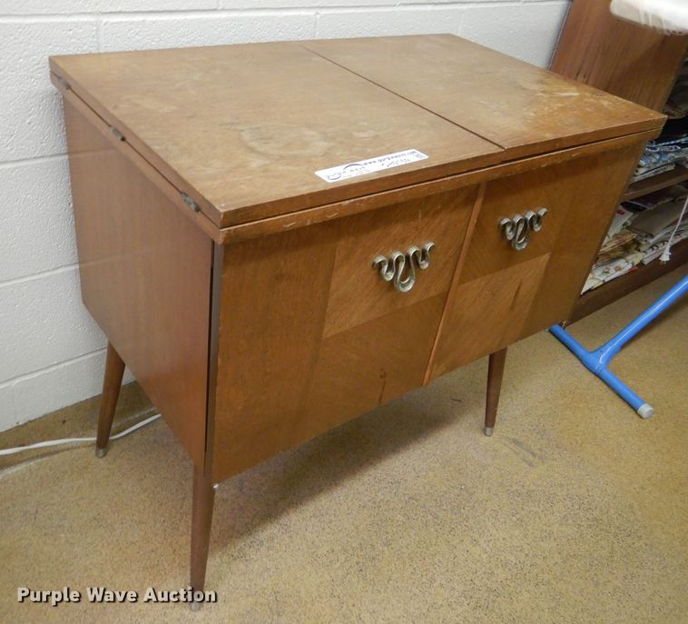 image for item GH9169 Brothers sewing machine