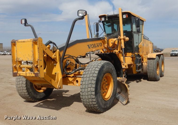 image for item HE9599 2011 Volvo G946  motor grader
