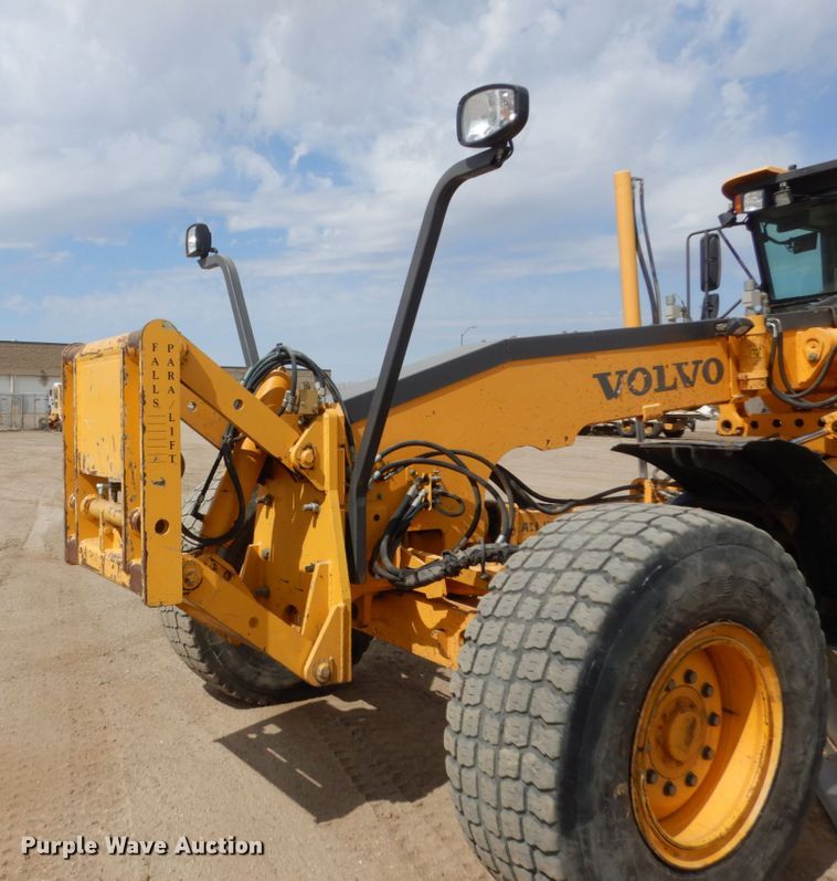 image for item HE9599 2011 Volvo G946  motor grader