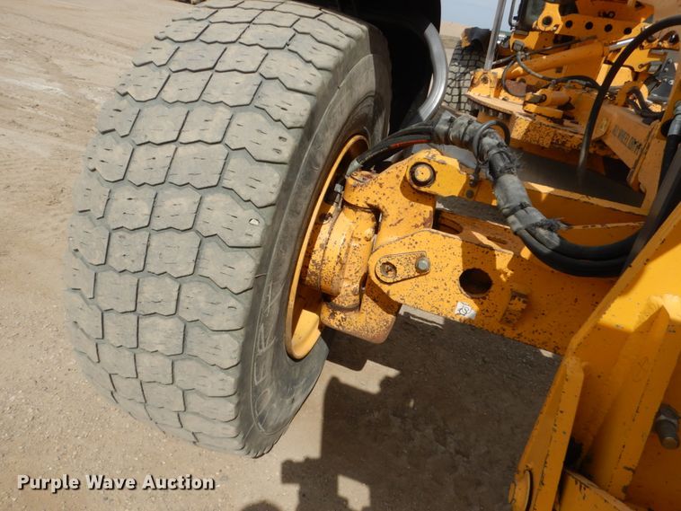 image for item HE9599 2011 Volvo G946  motor grader