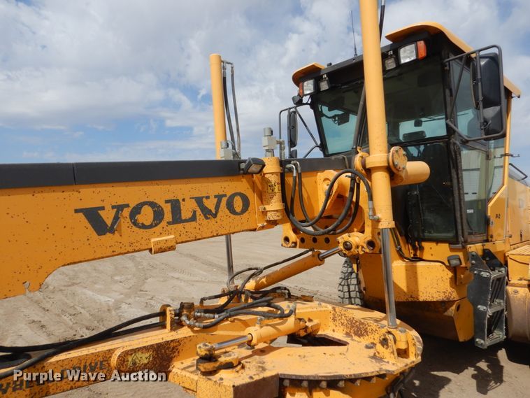 image for item HE9599 2011 Volvo G946  motor grader