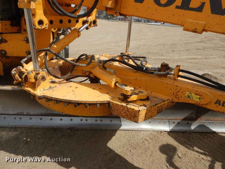 image for item HE9599 2011 Volvo G946  motor grader