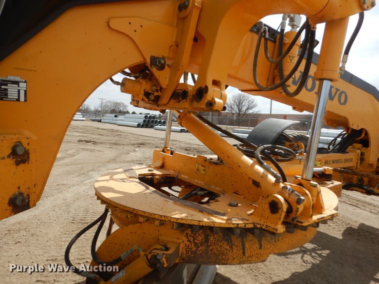 image for item HE9599 2011 Volvo G946  motor grader