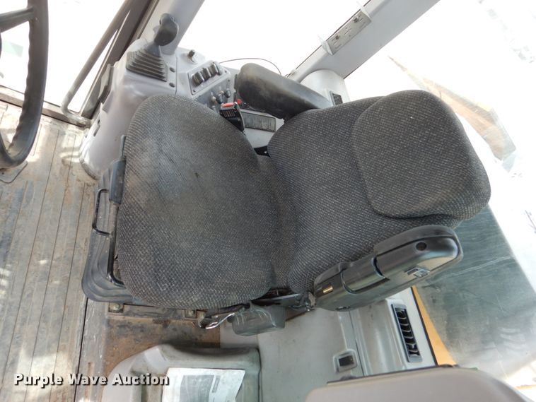 image for item HE9599 2011 Volvo G946  motor grader