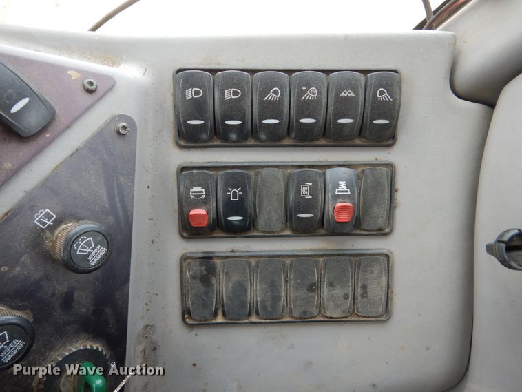 image for item HE9599 2011 Volvo G946  motor grader