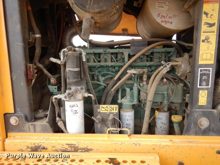 image for item HE9599 2011 Volvo G946  motor grader