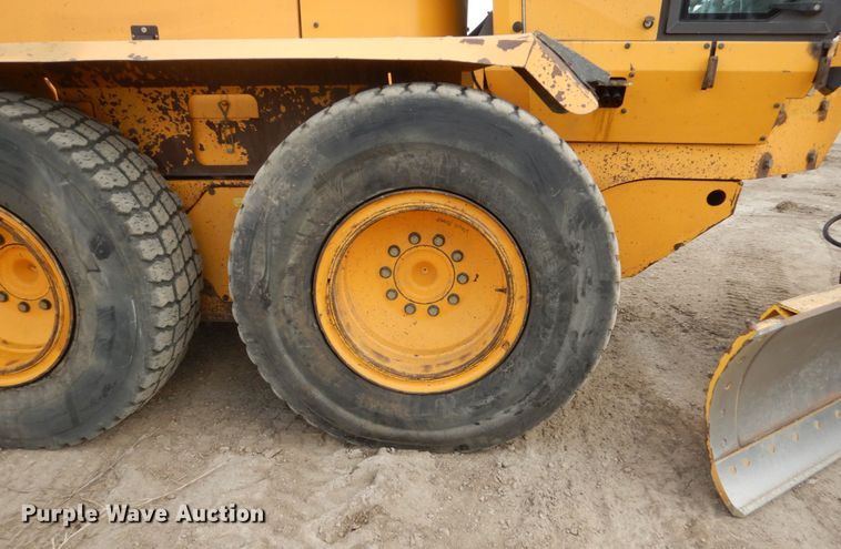 image for item HE9599 2011 Volvo G946  motor grader