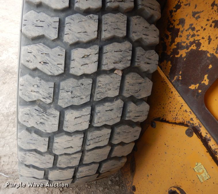 image for item HE9599 2011 Volvo G946  motor grader