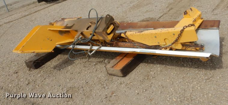 image for item HE9599 2011 Volvo G946  motor grader