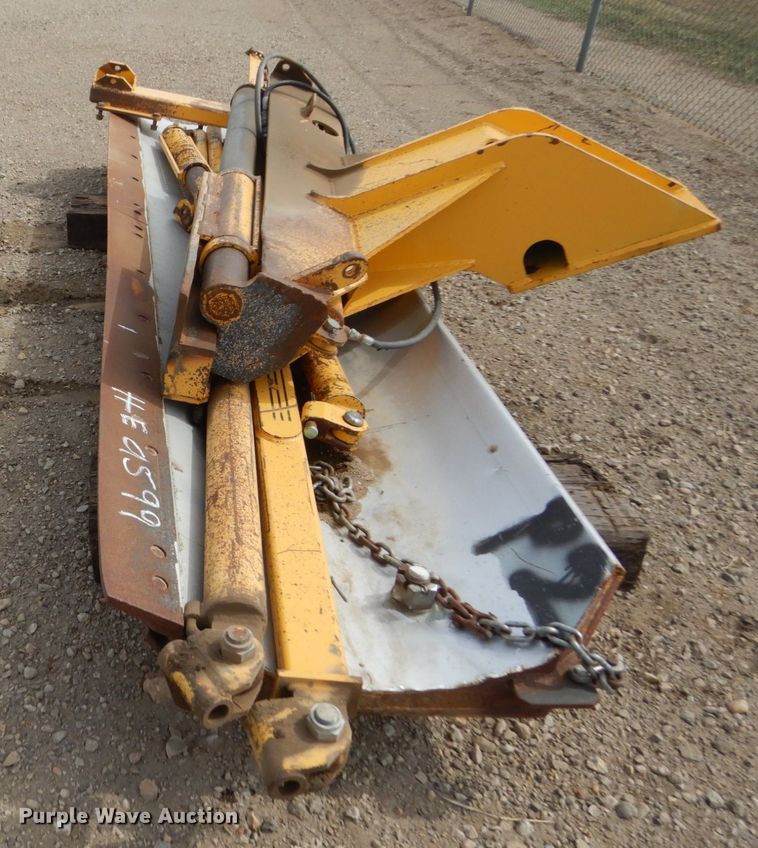 image for item HE9599 2011 Volvo G946  motor grader