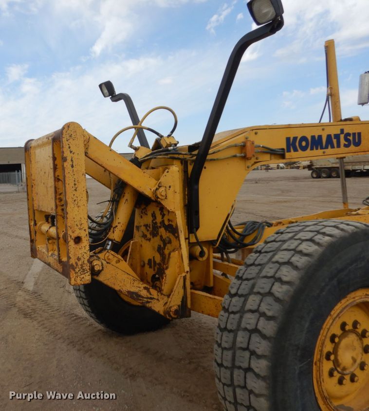 image for item HE9600 2008 Komatsu GD655-3E0  motor grader