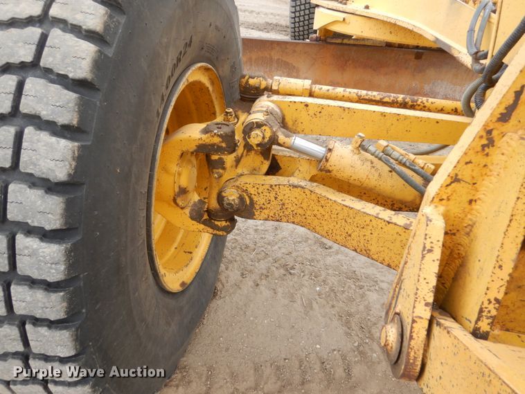 image for item HE9600 2008 Komatsu GD655-3E0  motor grader