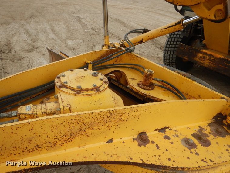 image for item HE9600 2008 Komatsu GD655-3E0  motor grader