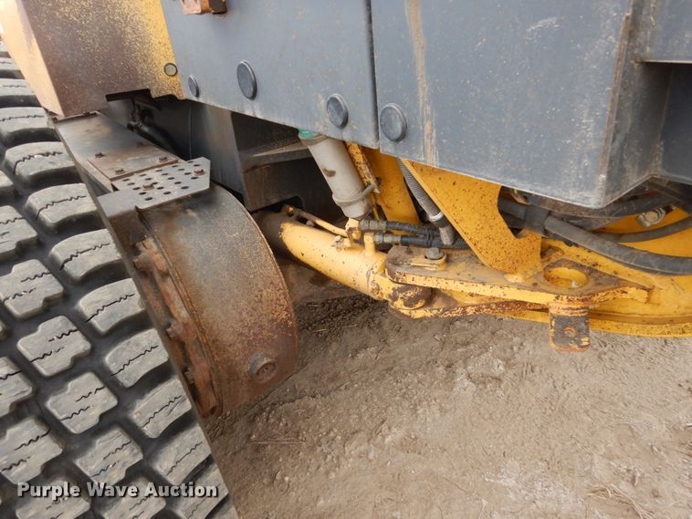 image for item HE9600 2008 Komatsu GD655-3E0  motor grader