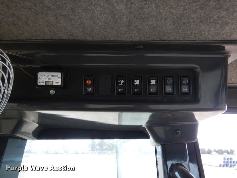 image for item HE9600 2008 Komatsu GD655-3E0  motor grader