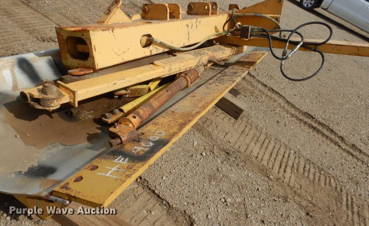 image for item HE9600 2008 Komatsu GD655-3E0  motor grader