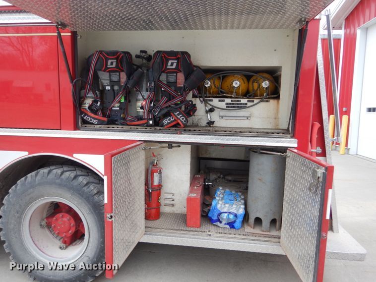 image for item HE9619 1993 GMC TopKick C5500  pumper fire truck