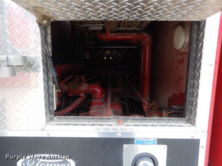 image for item HE9619 1993 GMC TopKick C5500  pumper fire truck