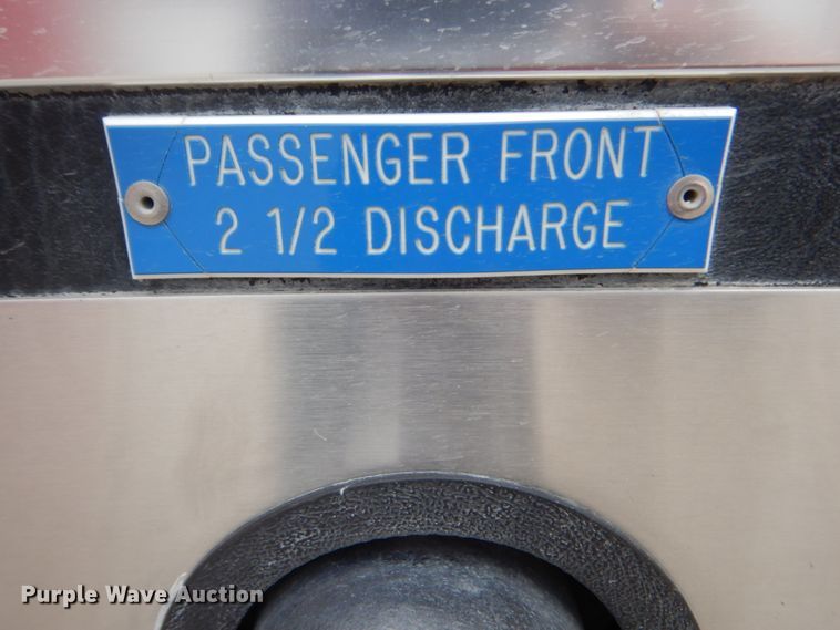 image for item HE9619 1993 GMC TopKick C5500  pumper fire truck