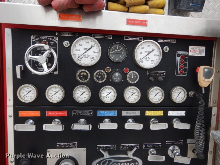 image for item HE9619 1993 GMC TopKick C5500  pumper fire truck