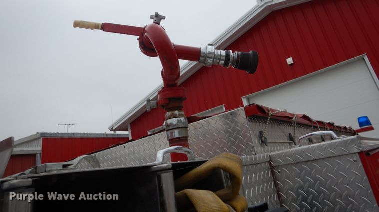 image for item HE9619 1993 GMC TopKick C5500  pumper fire truck