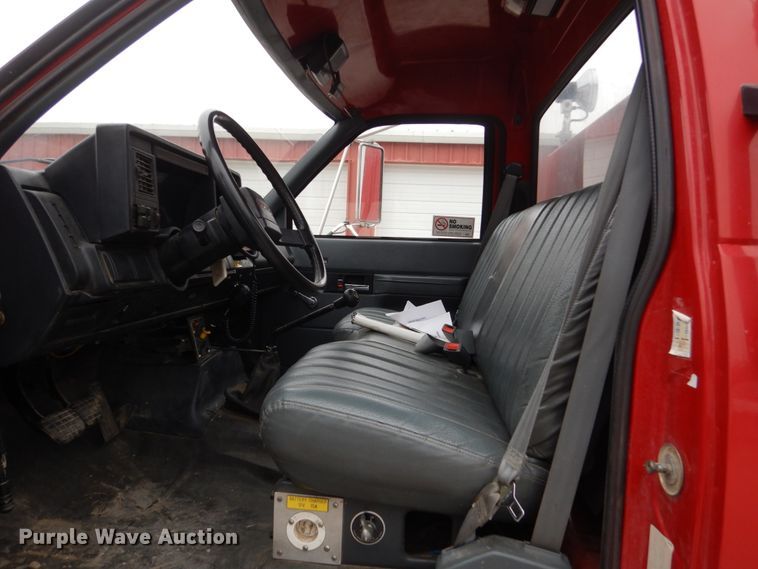 image for item HE9619 1993 GMC TopKick C5500  pumper fire truck