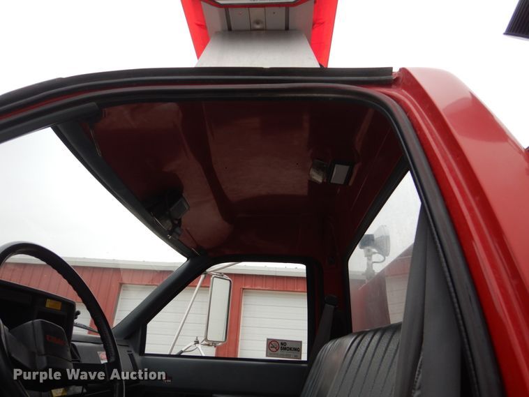 image for item HE9619 1993 GMC TopKick C5500  pumper fire truck