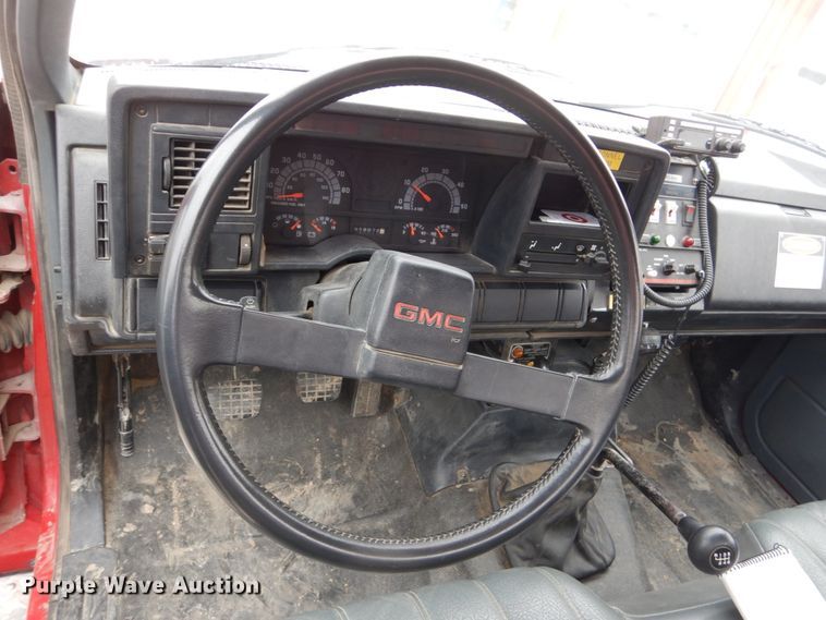 image for item HE9619 1993 GMC TopKick C5500  pumper fire truck