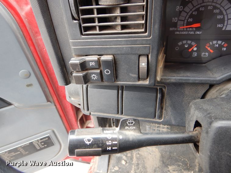 image for item HE9619 1993 GMC TopKick C5500  pumper fire truck