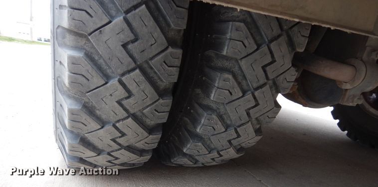 image for item HE9619 1993 GMC TopKick C5500  pumper fire truck