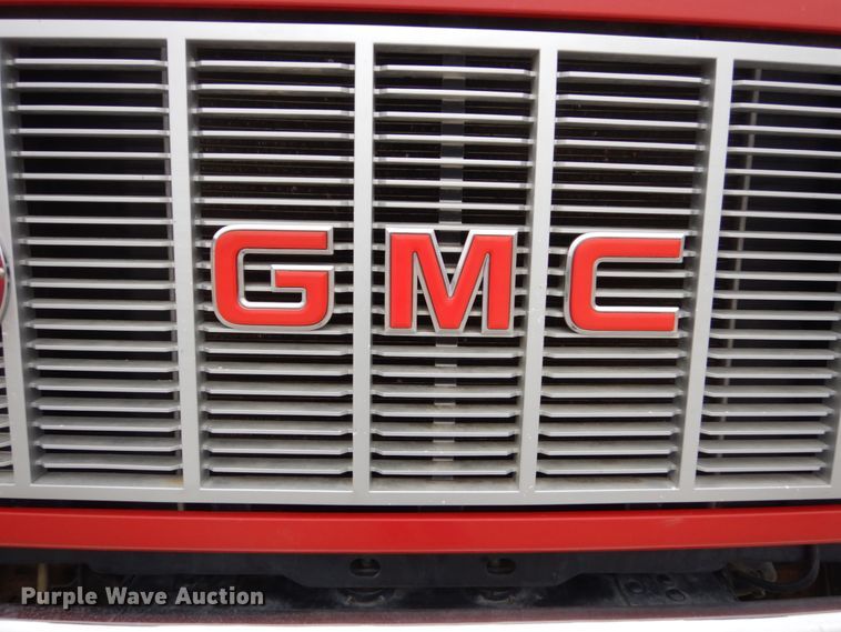 image for item HE9619 1993 GMC TopKick C5500  pumper fire truck