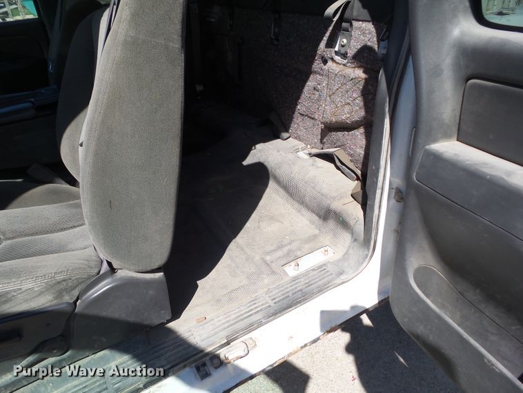 image for item HF9880 2005 Chevrolet Silverado 1500  Ext. Cab pickup truck