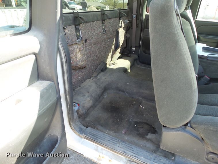 image for item HF9880 2005 Chevrolet Silverado 1500  Ext. Cab pickup truck