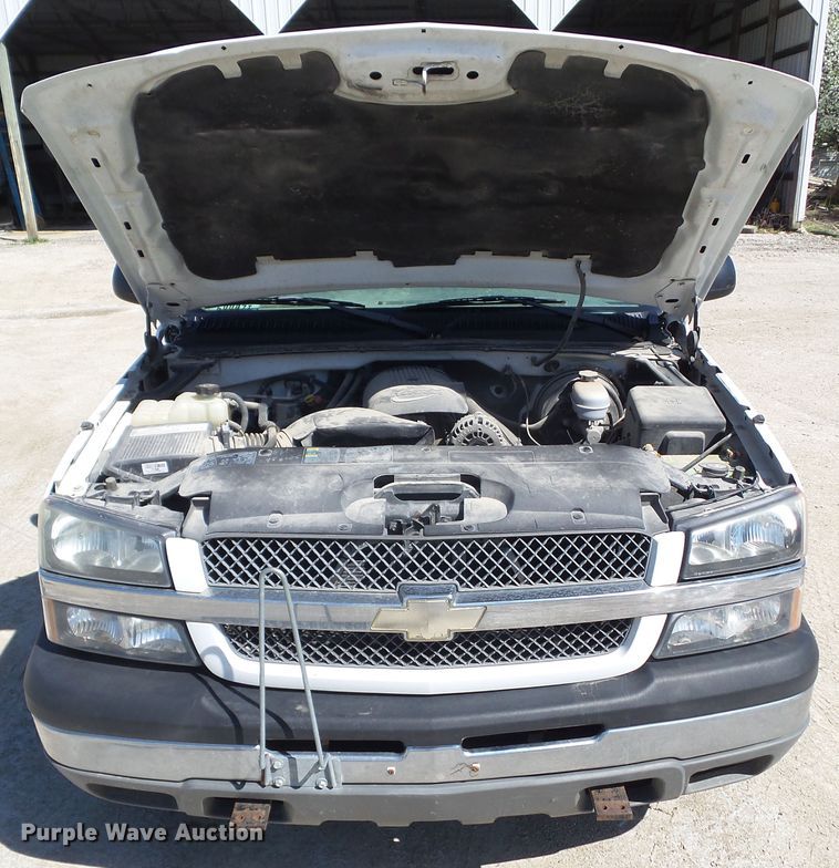 image for item HF9880 2005 Chevrolet Silverado 1500  Ext. Cab pickup truck