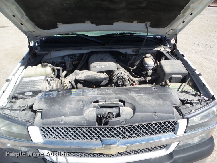 image for item HF9880 2005 Chevrolet Silverado 1500  Ext. Cab pickup truck