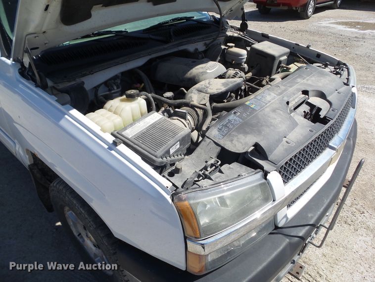 image for item HF9880 2005 Chevrolet Silverado 1500  Ext. Cab pickup truck