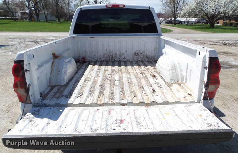 image for item HF9880 2005 Chevrolet Silverado 1500  Ext. Cab pickup truck