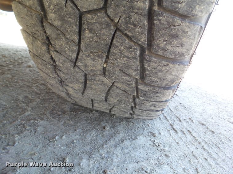 image for item HF9880 2005 Chevrolet Silverado 1500  Ext. Cab pickup truck