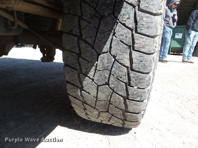 image for item HF9880 2005 Chevrolet Silverado 1500  Ext. Cab pickup truck