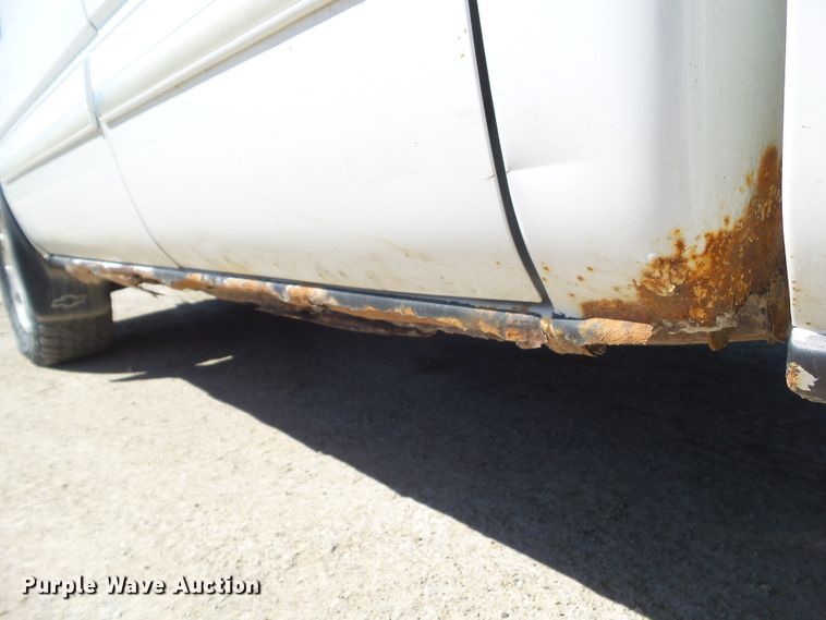 image for item HF9880 2005 Chevrolet Silverado 1500  Ext. Cab pickup truck