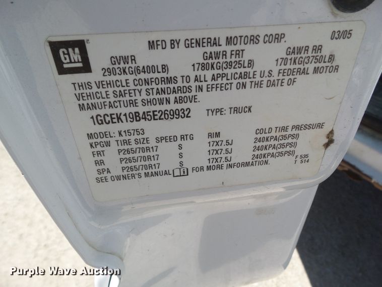 image for item HF9880 2005 Chevrolet Silverado 1500  Ext. Cab pickup truck