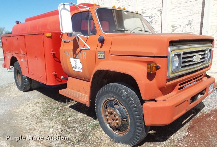 image for item HF9885 1974 Chevrolet C60  water truck