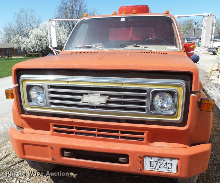 image for item HF9885 1974 Chevrolet C60  water truck