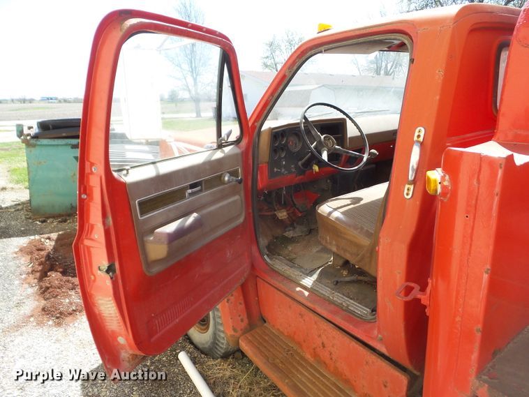 image for item HF9885 1974 Chevrolet C60  water truck