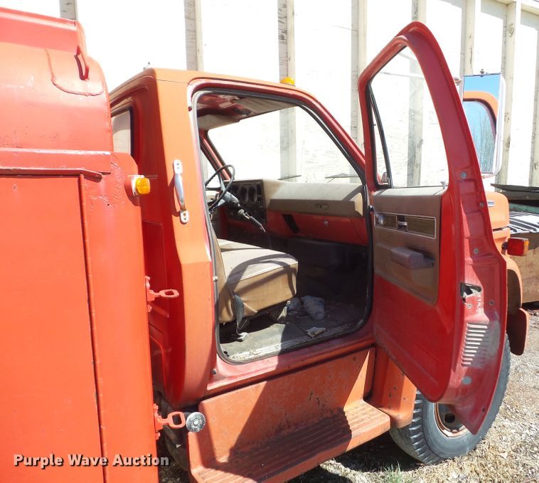 image for item HF9885 1974 Chevrolet C60  water truck