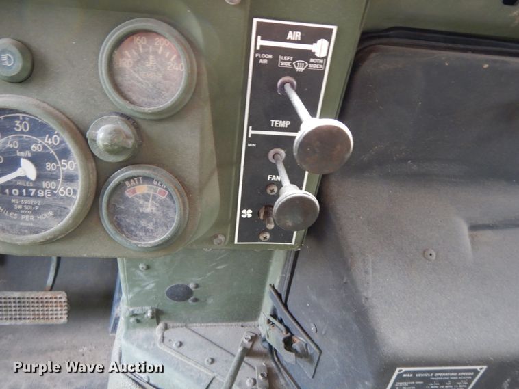 image for item HJ9711 1991 Am General Humvee  SUV