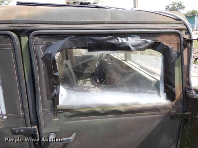 image for item HJ9711 1991 Am General Humvee  SUV